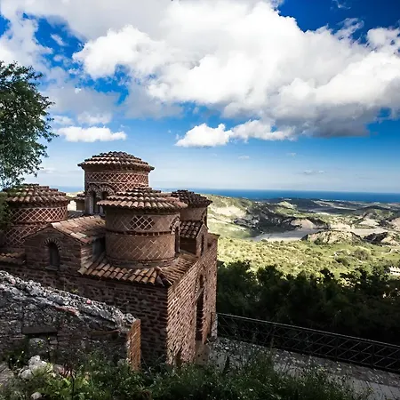 Stylish Terina - Le Lincelle, Lamezia - Bright, Spacious, Elegant And With Terrace Apartman
